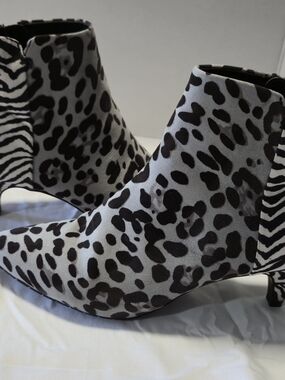Kenneth Cole Reaction Black & White Mixed Animal Print Ankle Boots